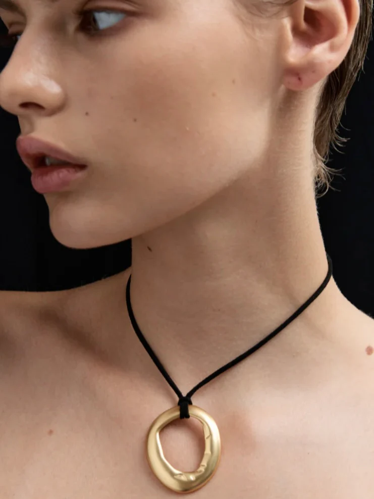 Black Mini Necklace - Image 2