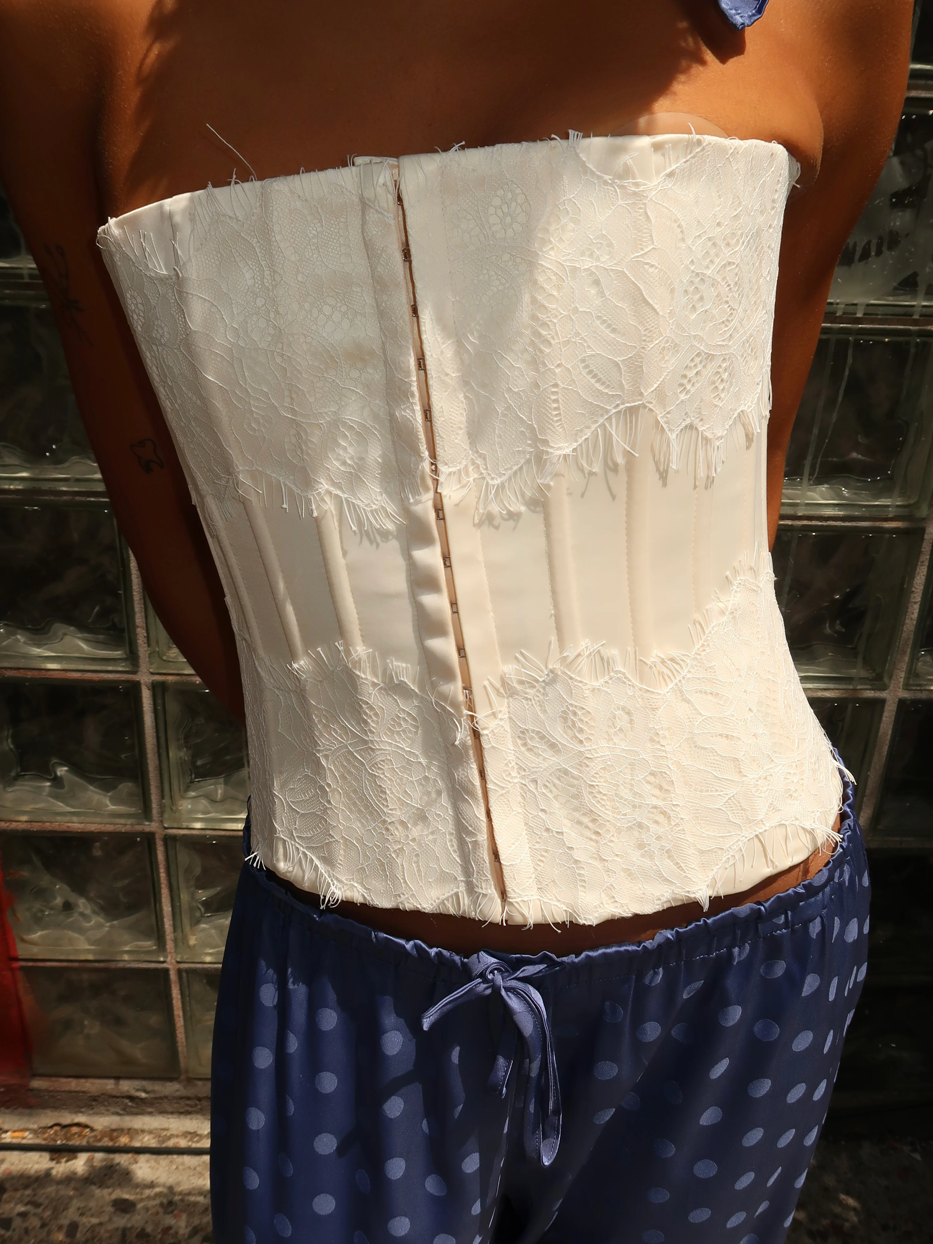 Eliane Satin Corset in Ivory - Image 4