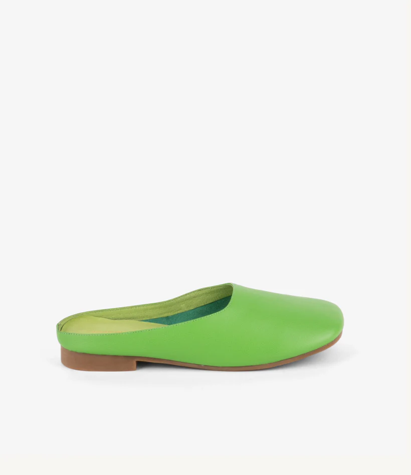Lea Leather Clogs in Kiwi - Image 2