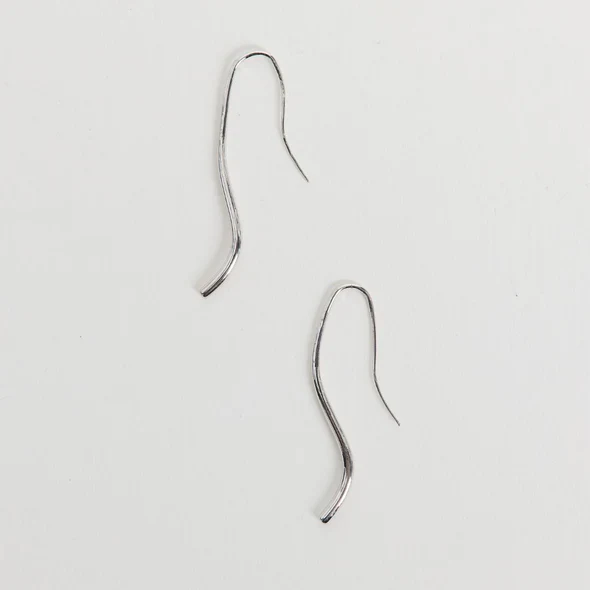 Lenora Earrings in Core / Silver