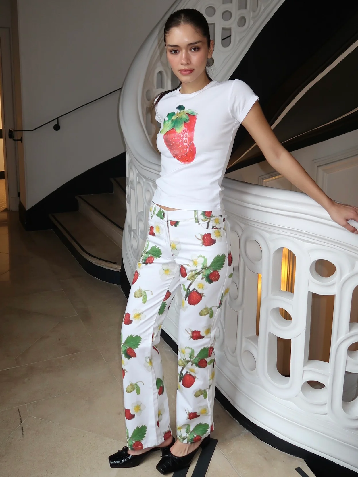 Printed Jeans in White Strawberry Blossom - Image 2